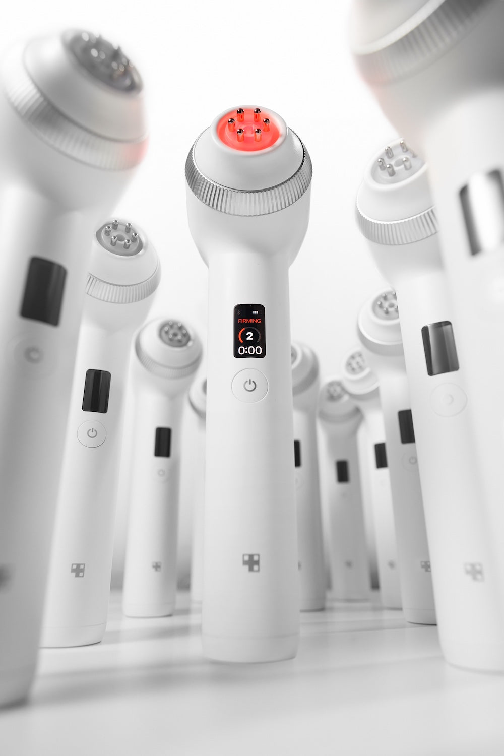 Medicube AGE-R Ultra Tune 40.68 facial skincare device