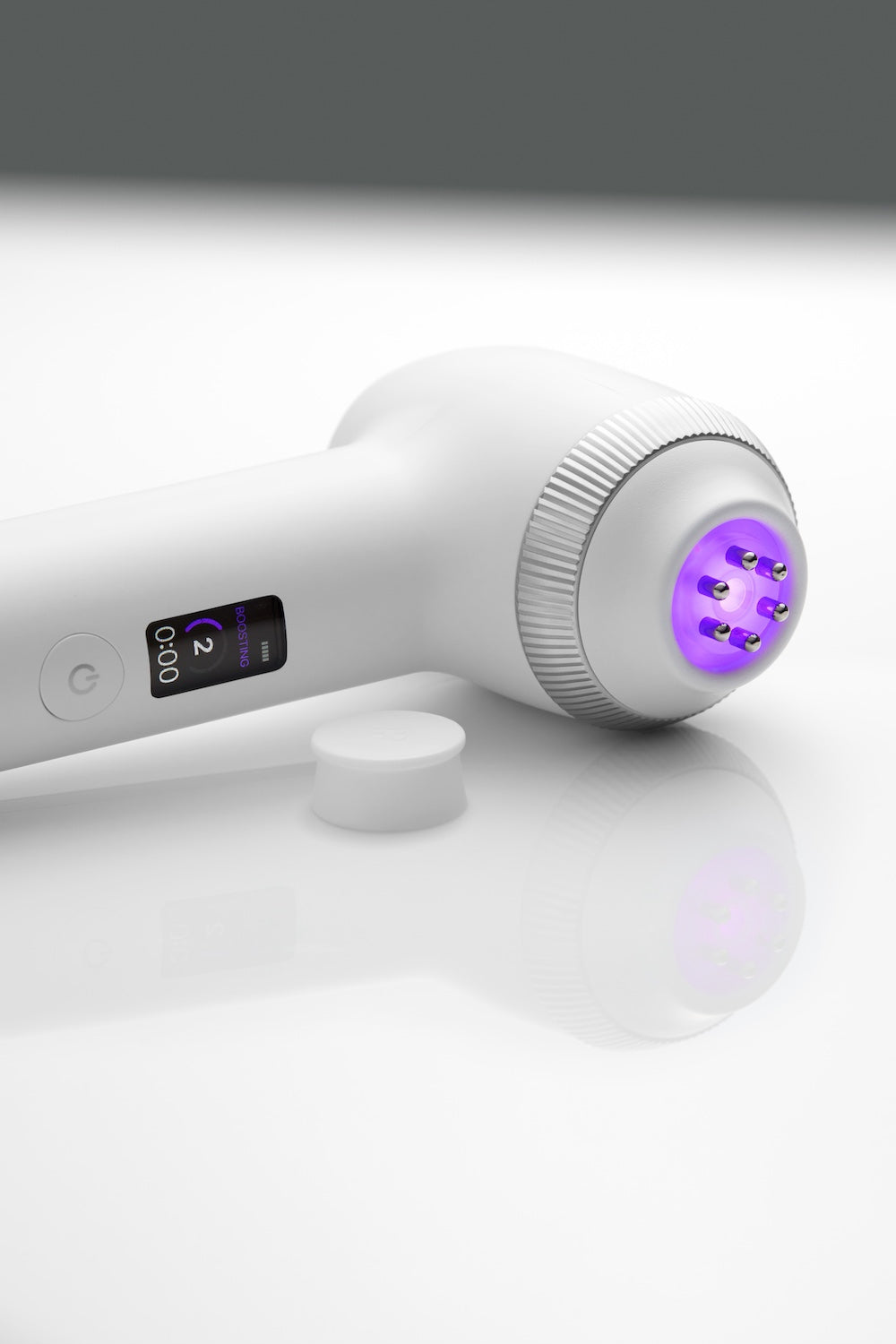 Medicube AGE-R Ultra Tune 40.68 facial skincare device